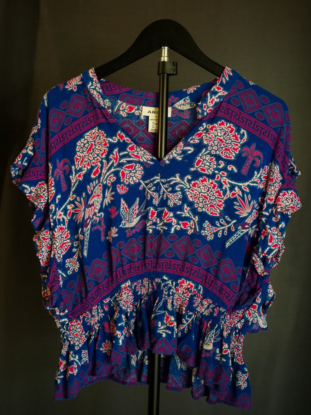 Ariat Blue Floral Print V-Neck Peplum Top Size Medium